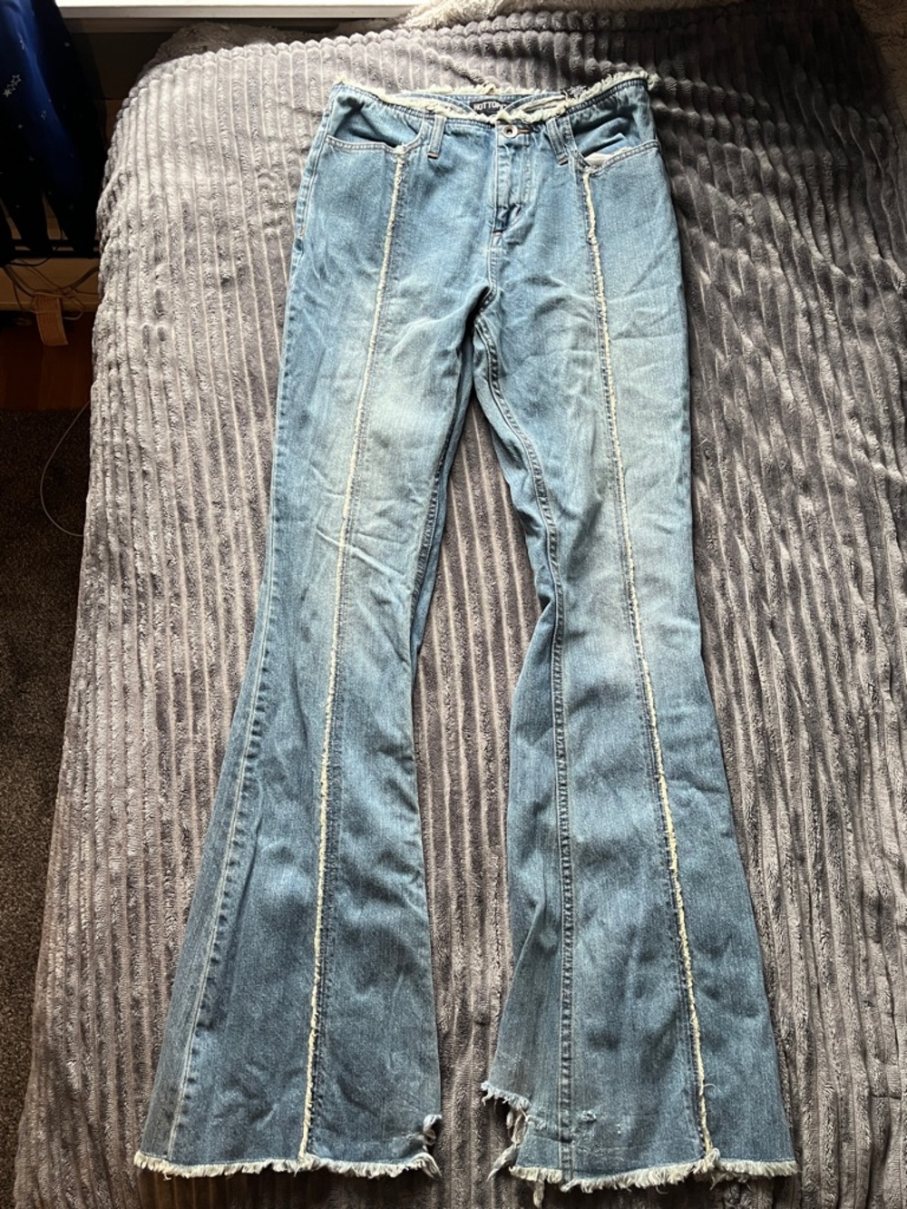 Hot Topic Women’s Bell Bottom Jeans With Stars on Back